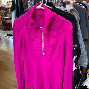 hot pink Lululemon pullover quarter zip Size 8 excellent condition - no pilling